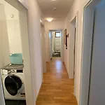 Isabella 4 *