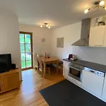 Isabella 4 *