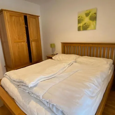 Isabella 4 *